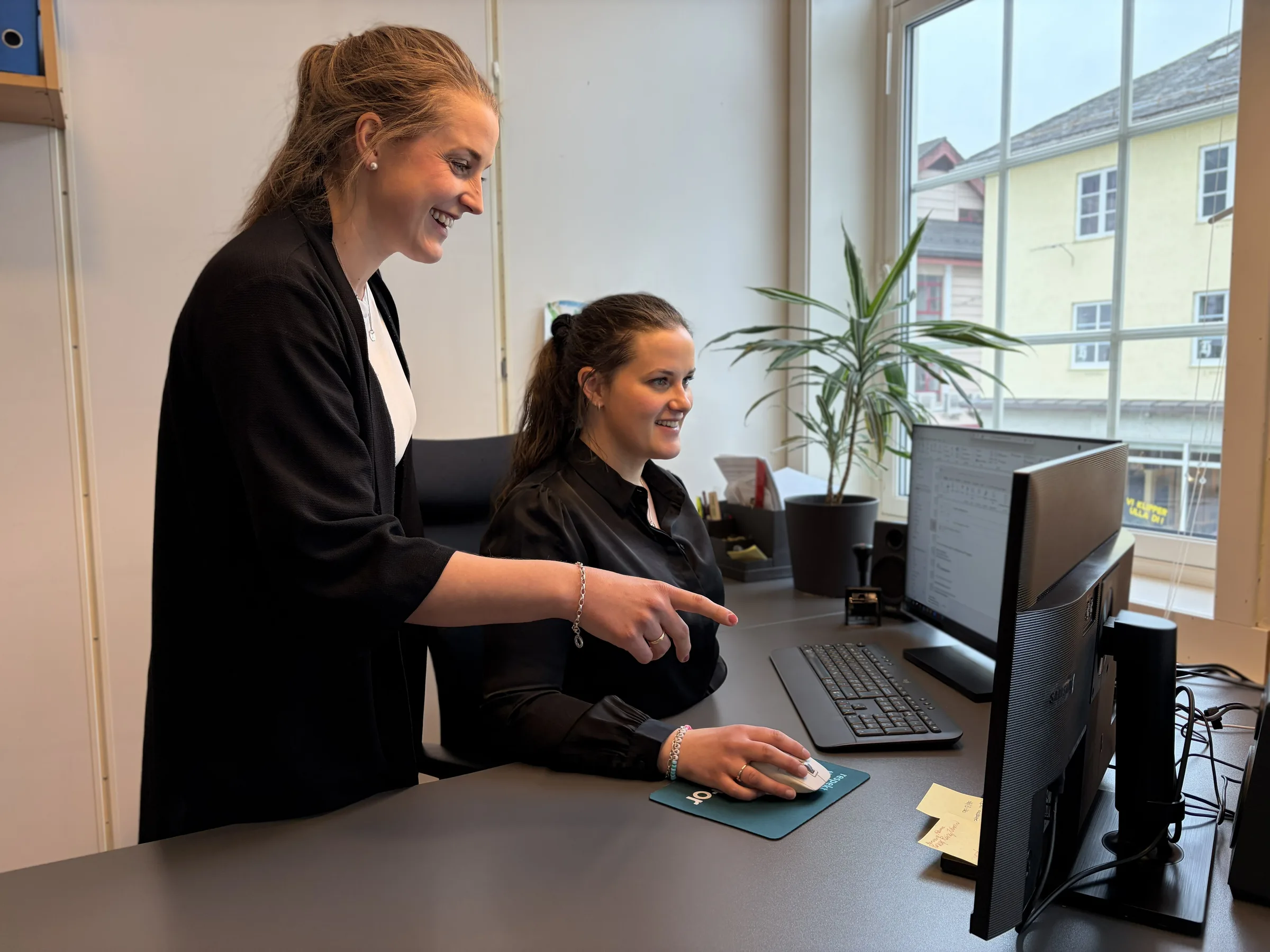 Heidrun og Ranveig hos Econ Voss